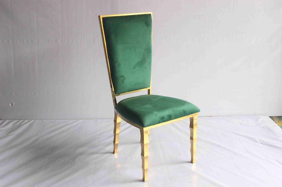 Dobra cena. Eleganckie wyściełane krzesła do jadalni dla rodziny hotelowej w Internecie