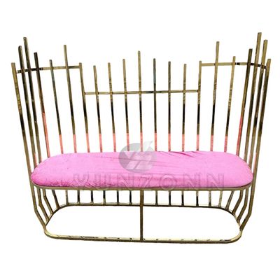 Dobra cena. Luksusowy styl królewski wysoki oparcie złoty kolczasty szezlong - nowoczesna sofa Chesterfield na wesele w Internecie