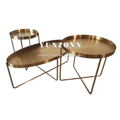 Dobra cena Złote metalowe wykończenie żelazowe owalny kształt dekoracyjny pokój gościnny stolik stolik stolik uboczny Metalowy stolik końcowy w Internecie