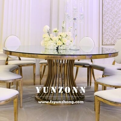 Dobra cena Luksusowy okrągły stół jadalny ze złotą podstawą ze stali nierdzewnej i szklanym górnym elementem na wesele i bankiety w Internecie