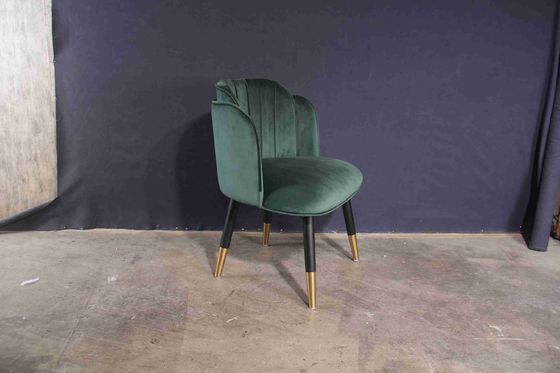 Dobra cena. Proste nordyckie drewniane krzesła do jadalni Rodzinne oparcie Hotel Negocjowanie komercyjnych krzeseł dla gości w Internecie