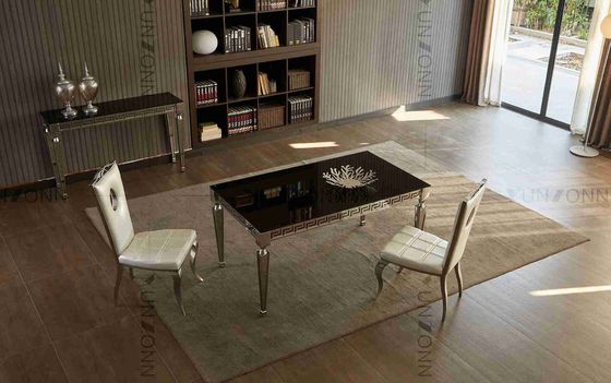 Dobra cena Zwięzły stół do jadalni z czarnego szkła Rzeźbione krawędzie Kątowe nogi do jadalni w Internecie