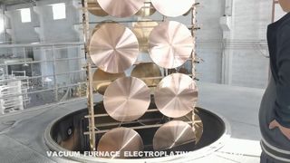 Proces złocenia próżniowego wyrobów ze złota